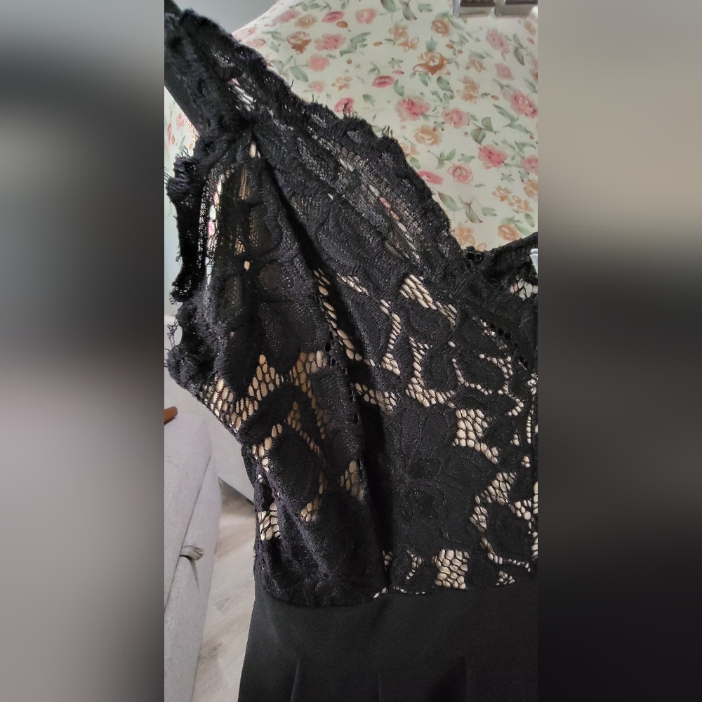Windsor Elegant Black Lace Jumpsuit Size Small - Picture 3 of 7
